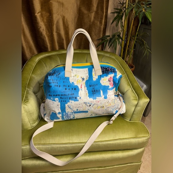 Alice + Olivia Handbags - EUC ALICE + OLIVIA DUFFLE BAG BASQUIAT ASCENT WEEKENDER ***sold*** 12/17/25​
